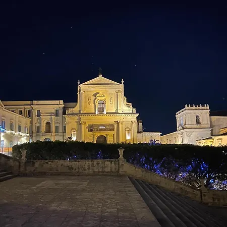 Vakantiehuis 1777 Luxury Noto