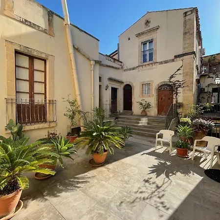 Feriehus 1777 Luxury Noto