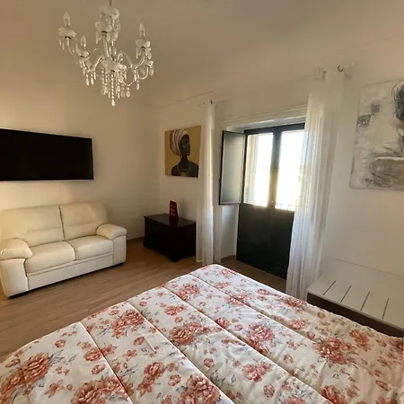1777 Luxury * Noto